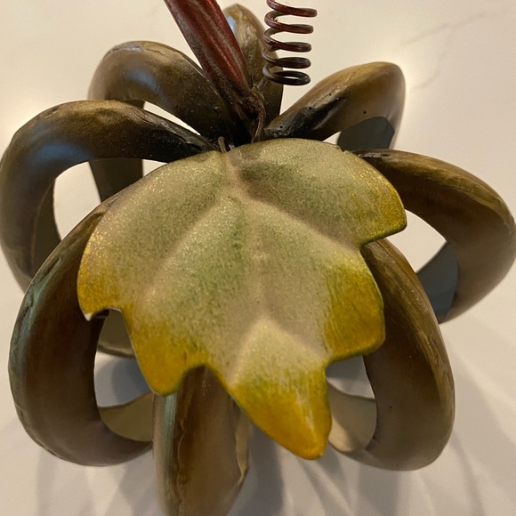 🎄$3 bundled Pumpkin Metal Tea Light Candle Holder - Picture 2 of 3